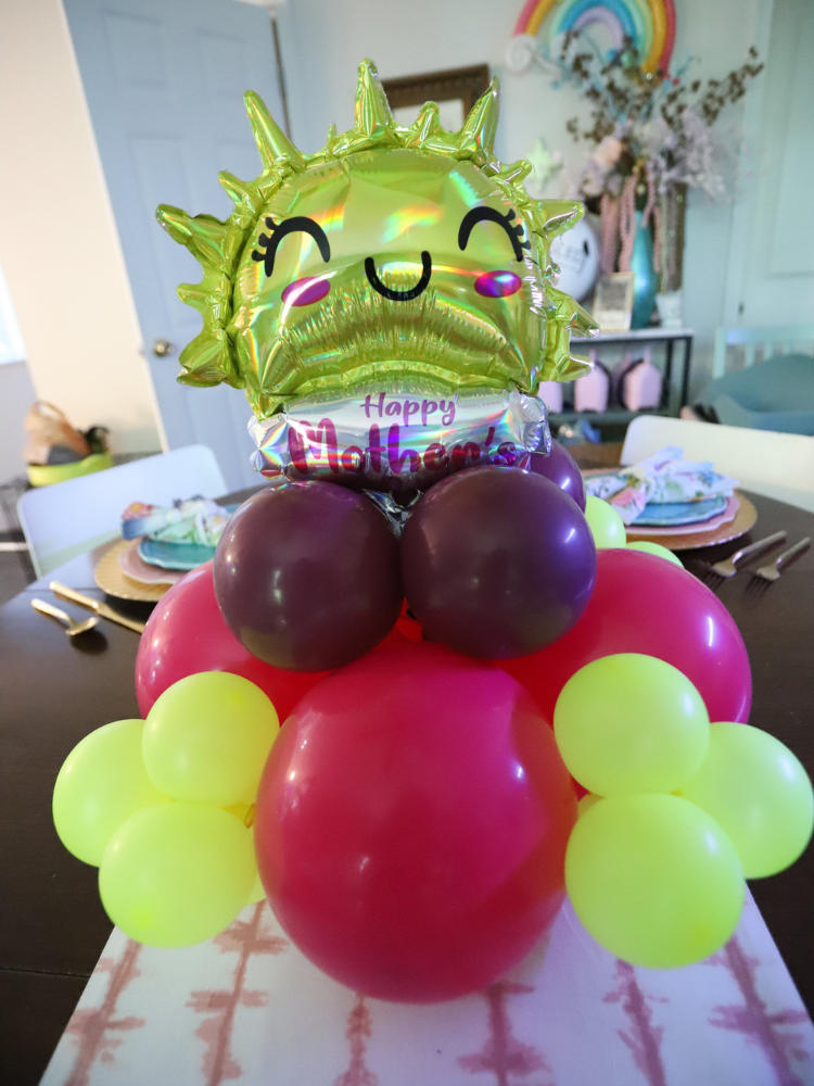 Mini Sun Balloon Mother's Day Table Topper